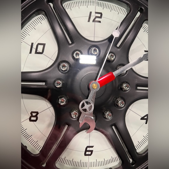 New Tire Wall Clock - Picture 2 of 5